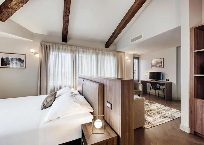 Porta Altinia Suites