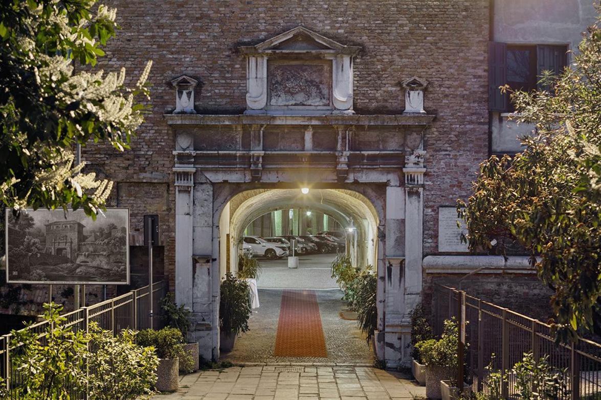 Hotel Porta Altinia